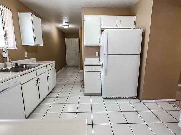 5th image of 4465 Halbert Ave