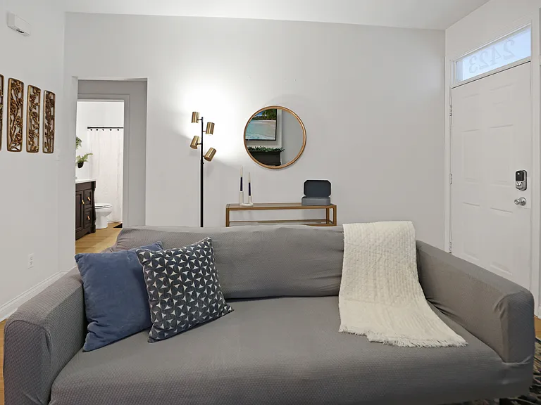 N Talbott St — Photo 11