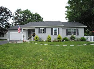 162 Tamarack Dr, Rochester, NY 14622