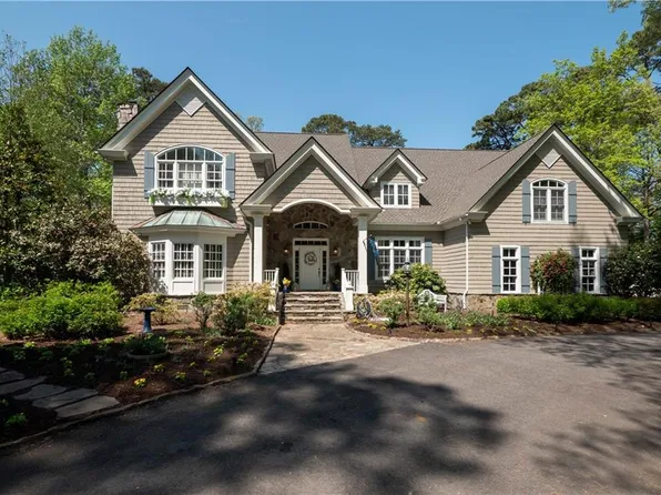 1125 Ivy Dr, Virginia Beach, VA 23451