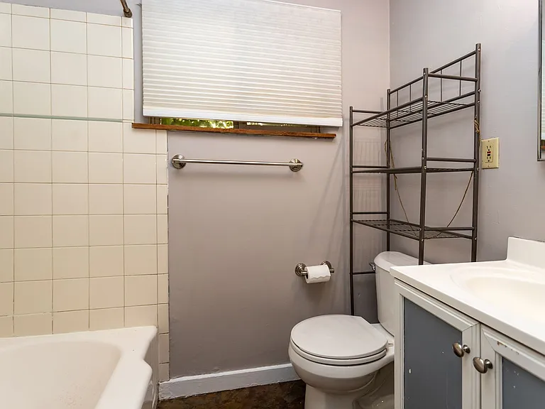 922 E High St — Photo 20