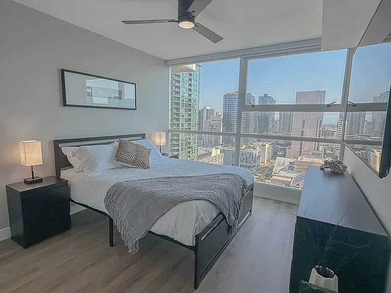 300 W Beech St #2202 — Photo 27