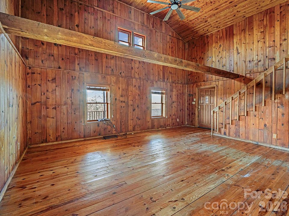 13th image of 156 Carpenters Knob Dr