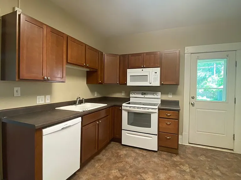 520 Church St — Photo 14
