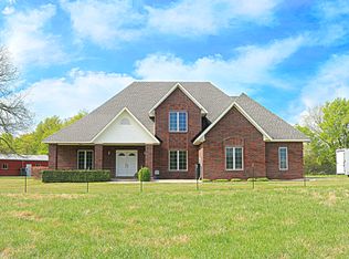 8738 E 456th Rd, Claremore, OK 74017