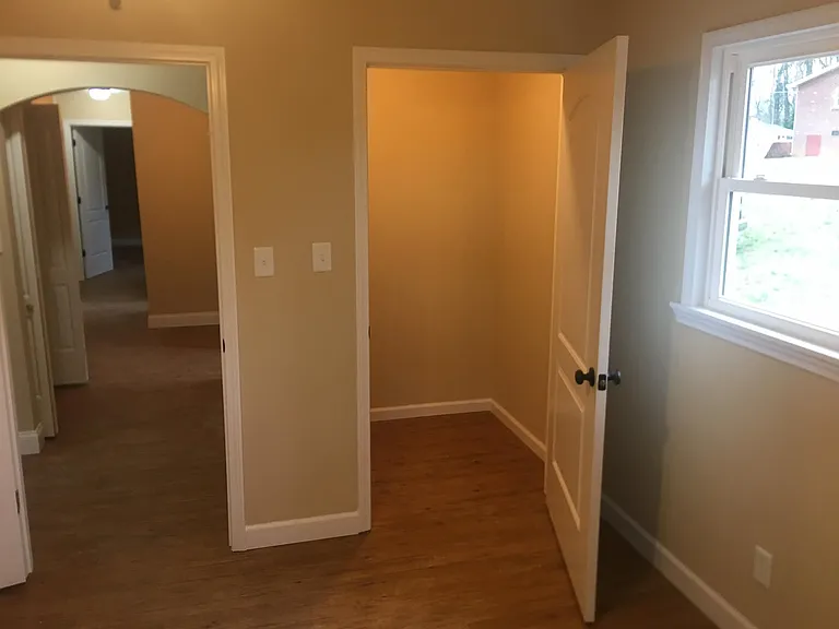 115 Carole Dr — Photo 12