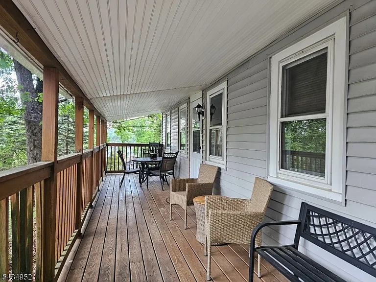 10 Shawnee Rd — Photo 2