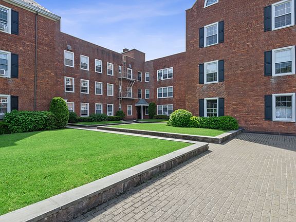 3rd image of 1815 Palmer Ave APT 1I