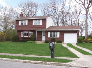 34 Clair Ave, Holbrook, NY 11741