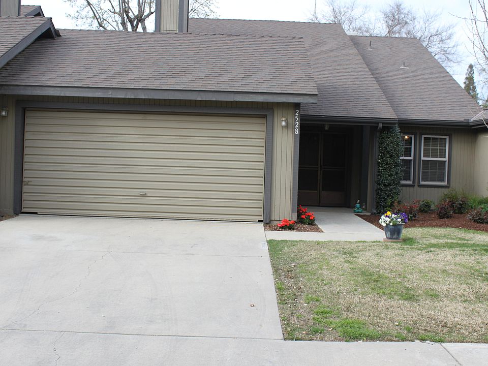 1st image of 2528 E Tulare Ave