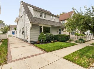 30 Astor Pl, Williston Park, NY 11596