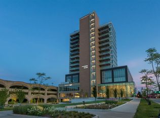 404 E College St #1307, Iowa City, IA 52240