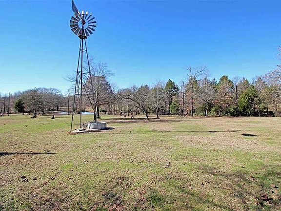4th image of 844 State Highway 75 N