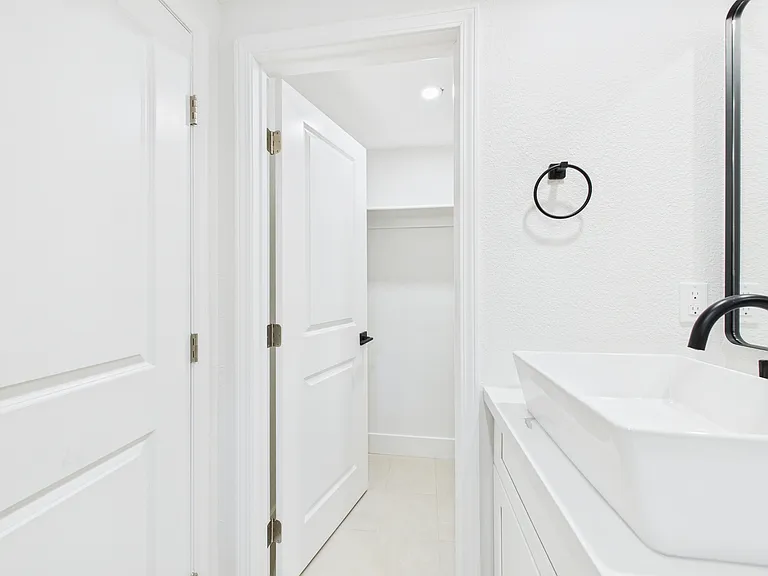 2849 Coloma St #B — Photo 18