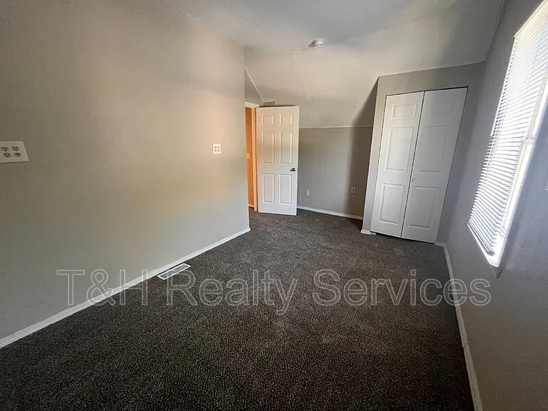 609 S Crystal St — Photo 11
