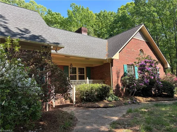 421 Inwood Rd, Asheboro, NC 27205