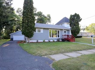 425 East St, Stoughton, WI 53589