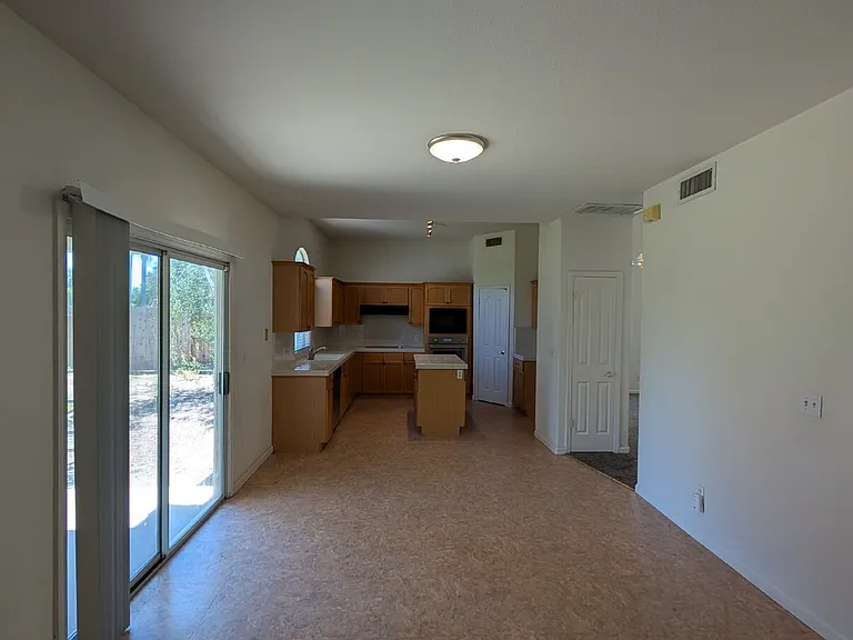 5075 Congressional St — Photo 9
