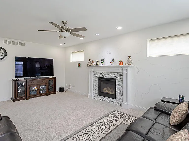 14825 Saddle Horn Dr — Photo 4