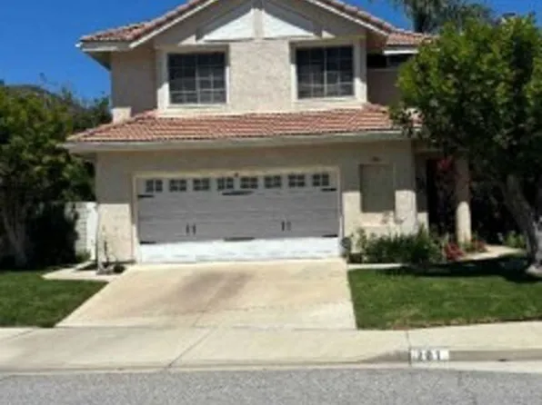 201 Saint Thomas Dr, Oak Park, CA 91377