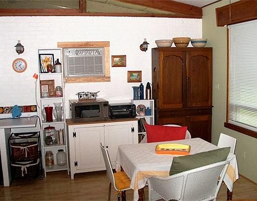 4th image of 20090 Pine Knoll Dr