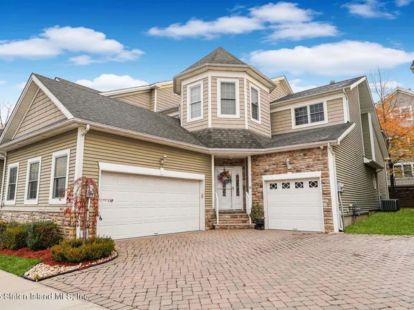 91 Pilot Ln, Staten Island, NY 10309