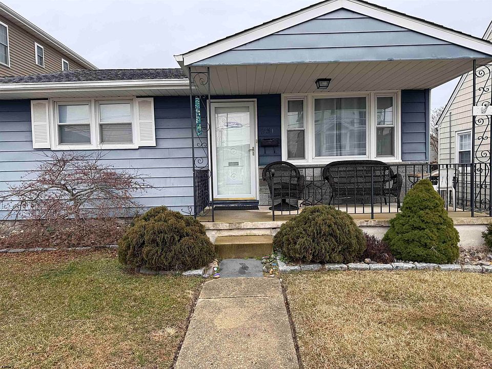 1st image of 231 13th St S