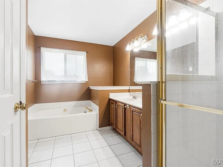 208 Kylewood Ct — Photo 35