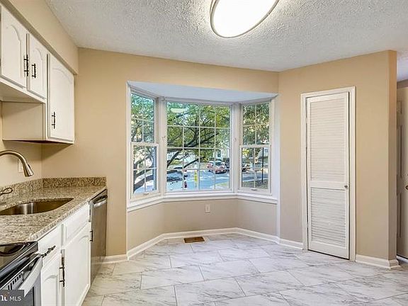 3rd image of 18709 Winding Creek Pl