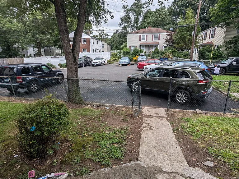 30 Hilltop Rd #2R — Photo 13