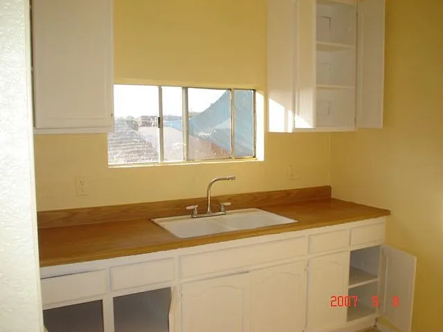 Kitchen in Back Unit