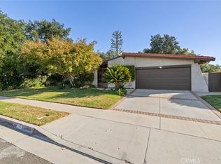 22612 Paul Revere Dr, Calabasas, CA 91302