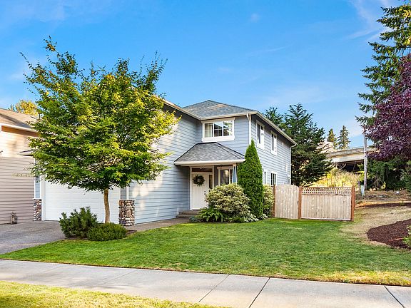 2nd image of 532 195th St SW