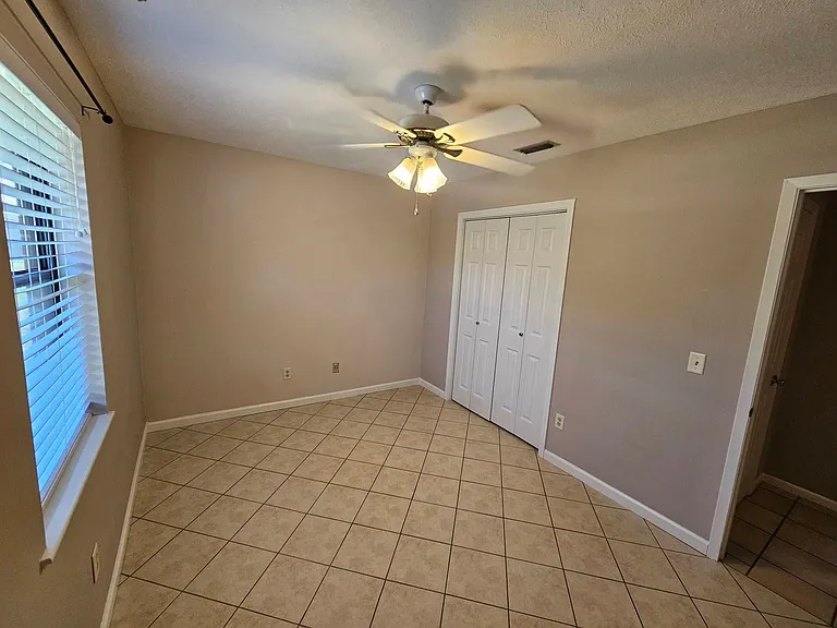 221 Viola Ave S — Photo 13