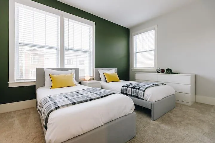 1122 N Alexander St — Photo 113