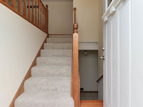 3rd image of 4 Moonstone Ct