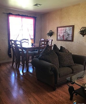 4th image of 632 Silverwood St