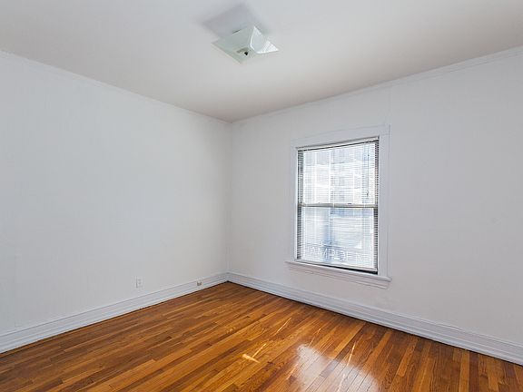 5th image of 522 W Diversey Pkwy APT 3S