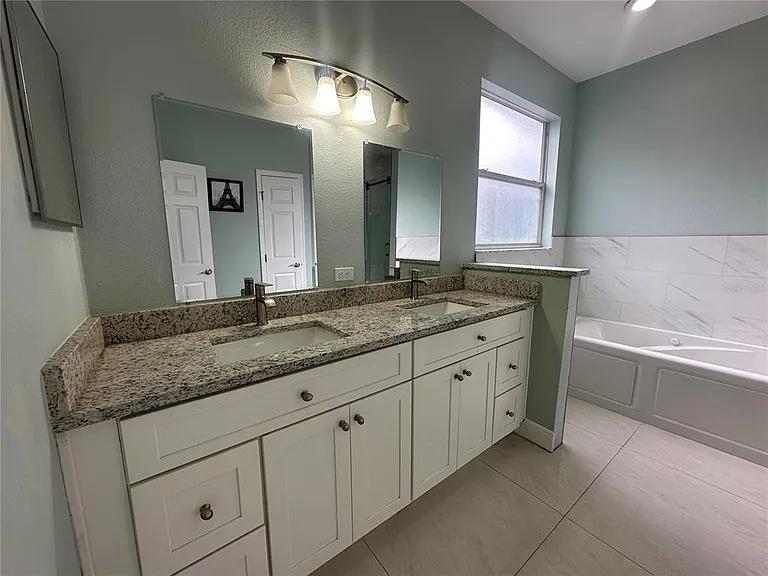 1714 Cambridge Village Ct — Photo 13