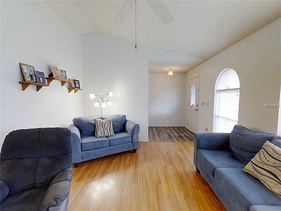 3rd image of 811 Fairbairn Ct