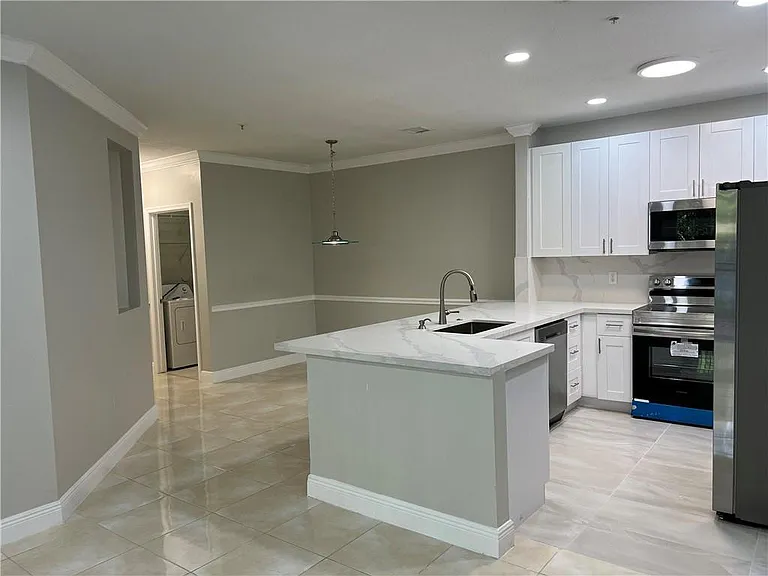 4602 SW 160th Ave #511 — Photo 8
