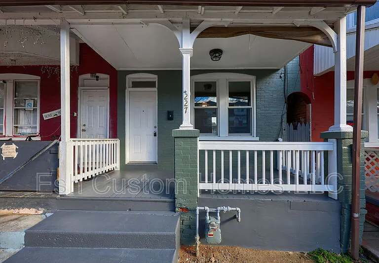 227 S Ann St — Photo 5