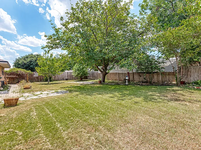 6737 Fair Meadows Dr — Photo 24