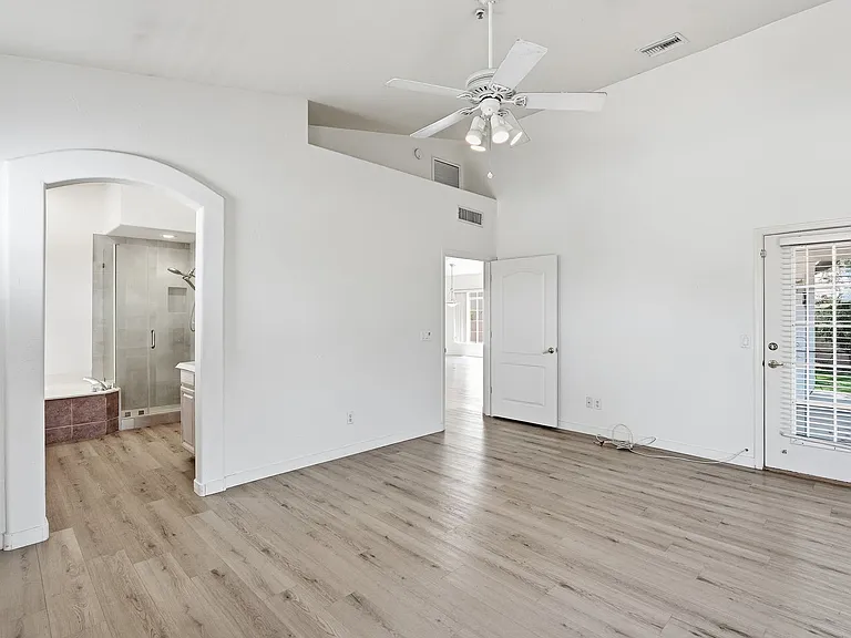 10860 N 118th Way — Photo 20