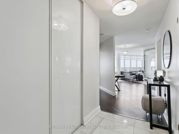 5 Rowntree Rd #1017-W10, Toronto, ON M9V 5G9