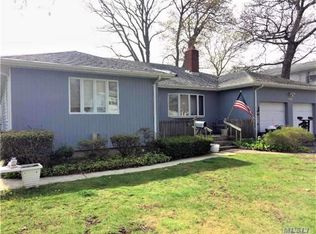 199 Waldo St, Copiague, NY 11726