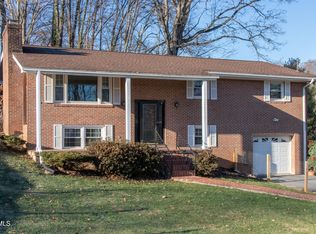 7480 Pin Oak Cir, Bristol, VA 24202