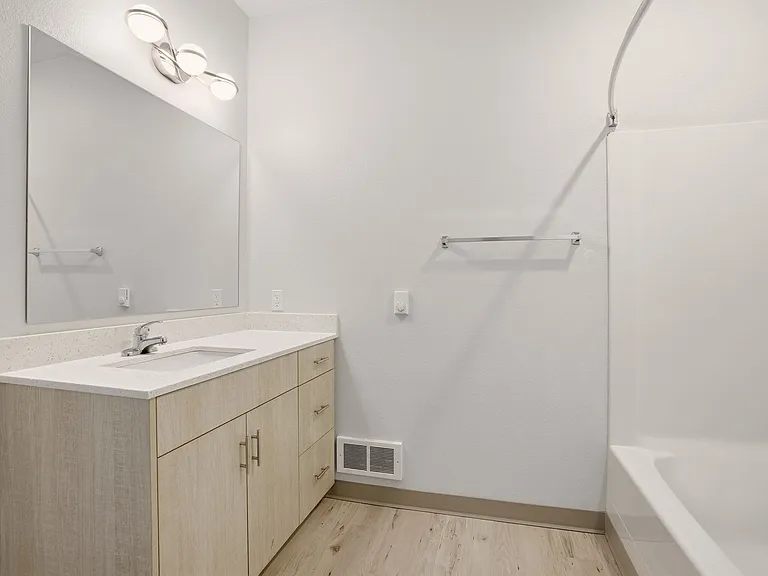 Nathan Apartments — Photo 117