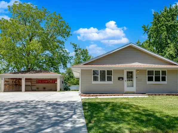 1310 Klein Dr, Streamwood, IL 60107