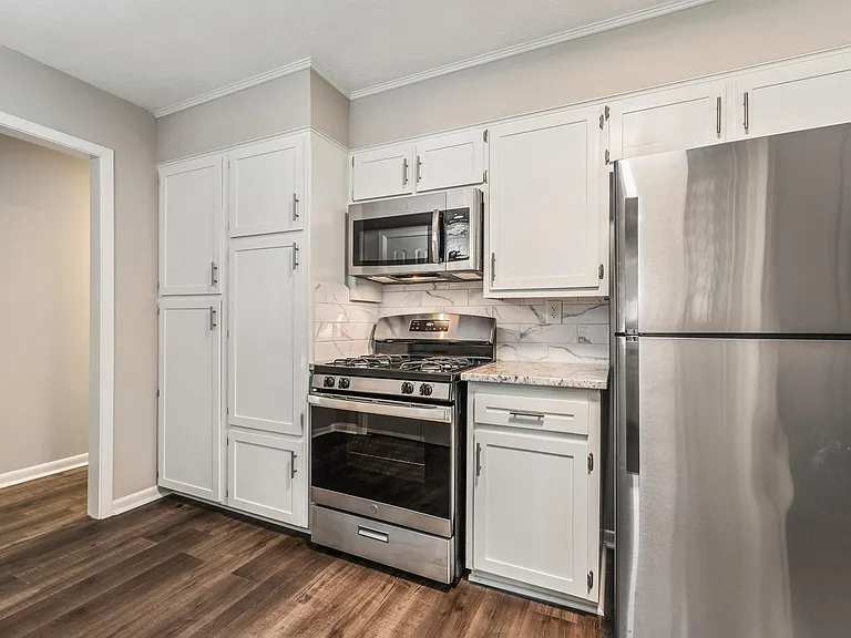 3408 Dallis Dr — Photo 8